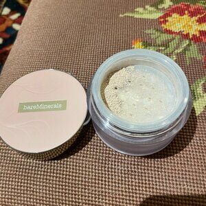 Bare Minerals Deluxe Collector's Edition Original Foundation SPF 15 in 01 Fair